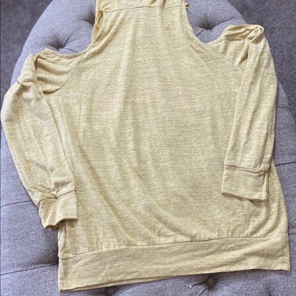 “Hello Weekend” Graphic Cold Shoulder Hoodie‎ - Picture 11 of 13